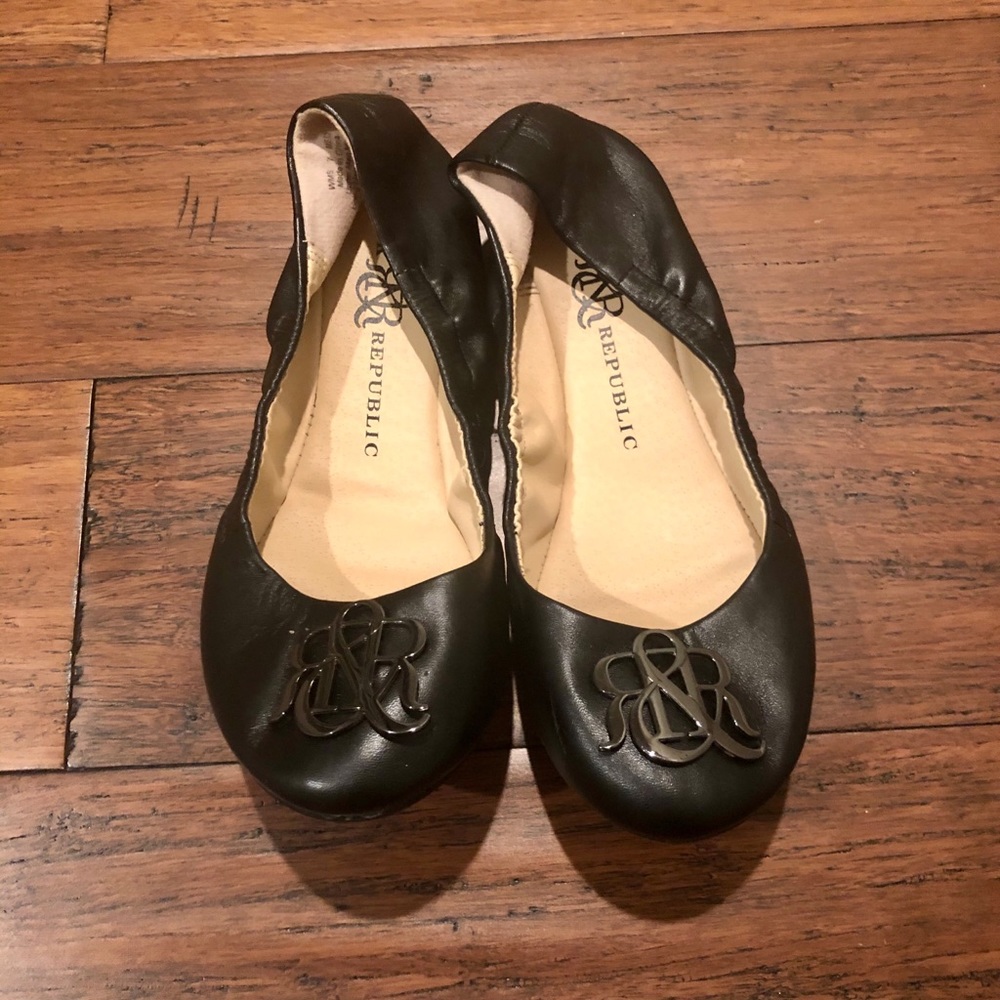 Rock Republic flats